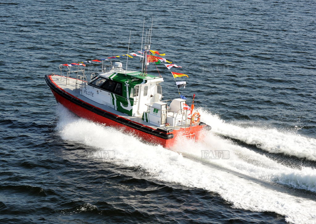 Pilot boat