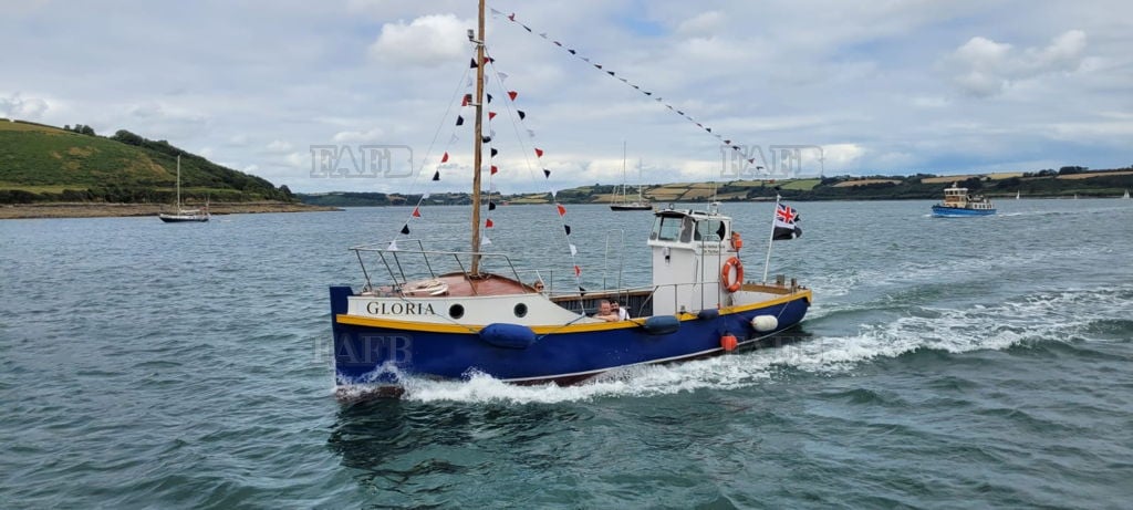 Passenger boat