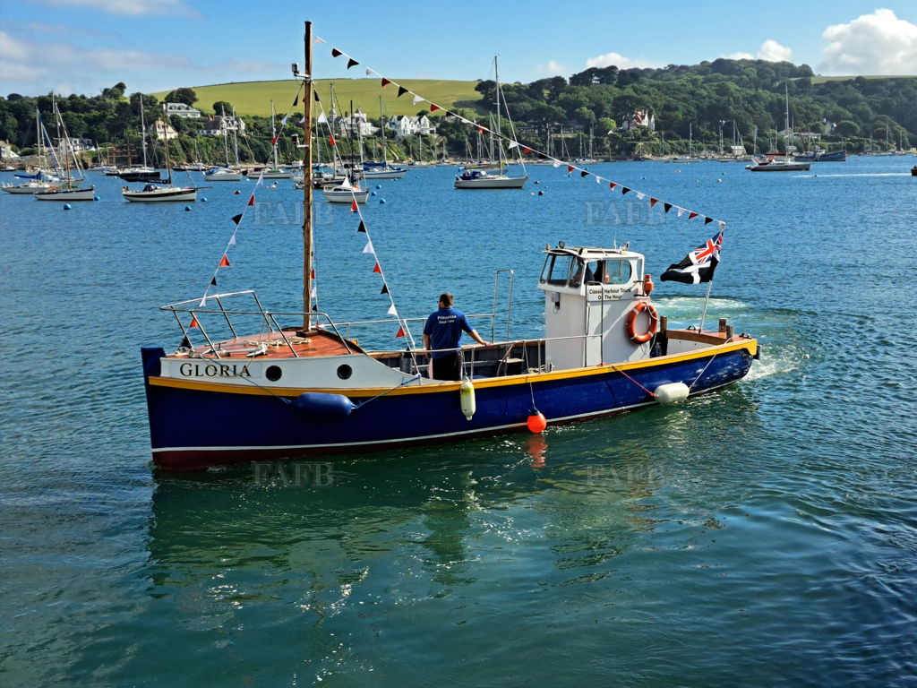 Passenger boat