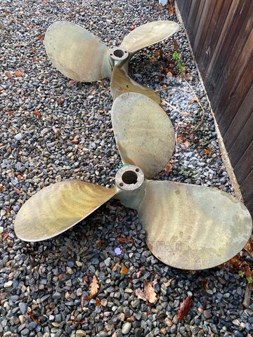 2 x three bladed propellers