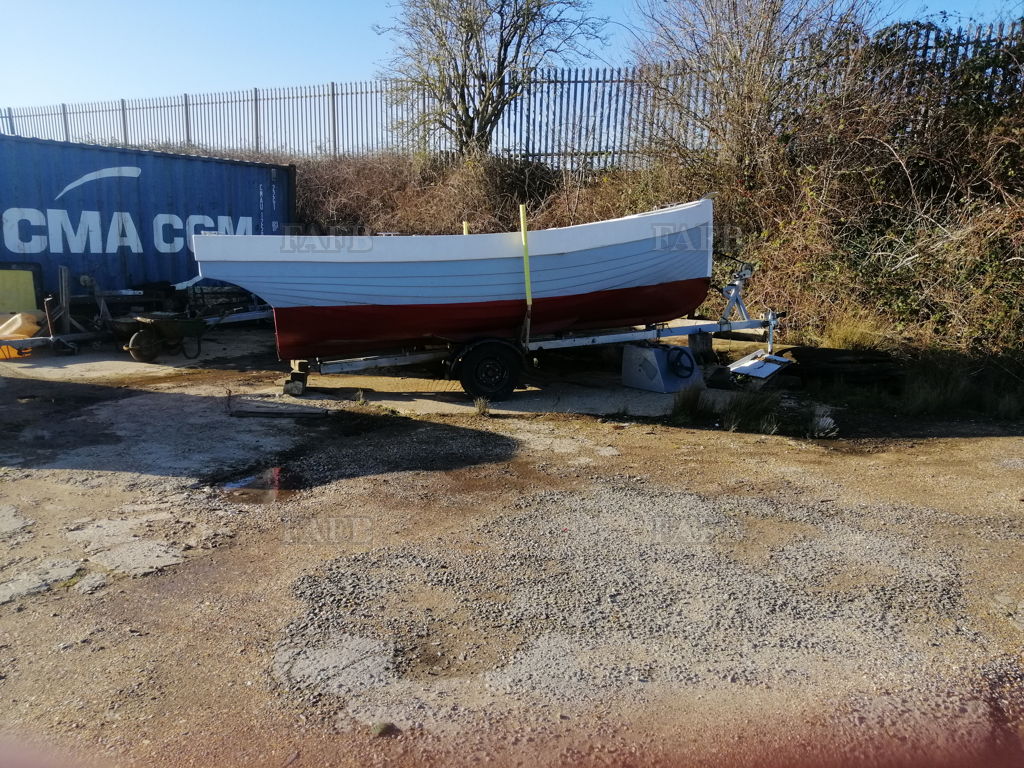 meaching Beach boat