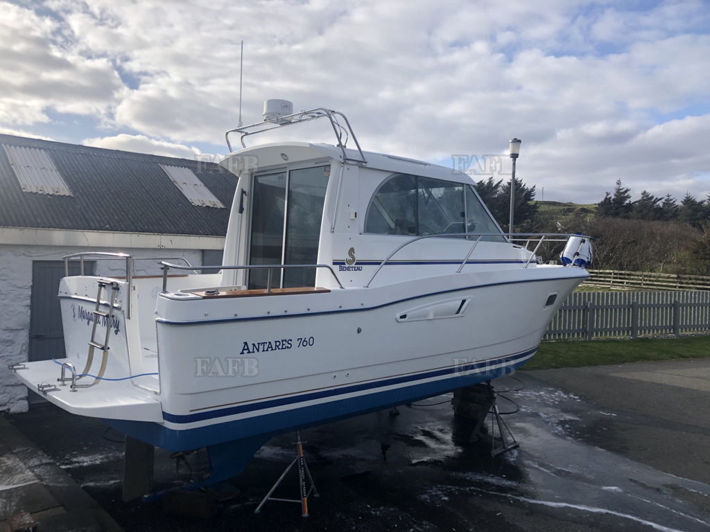 Beneteau Antares 760