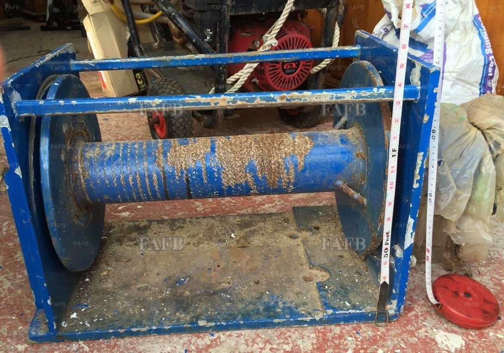 Hydraulic winch