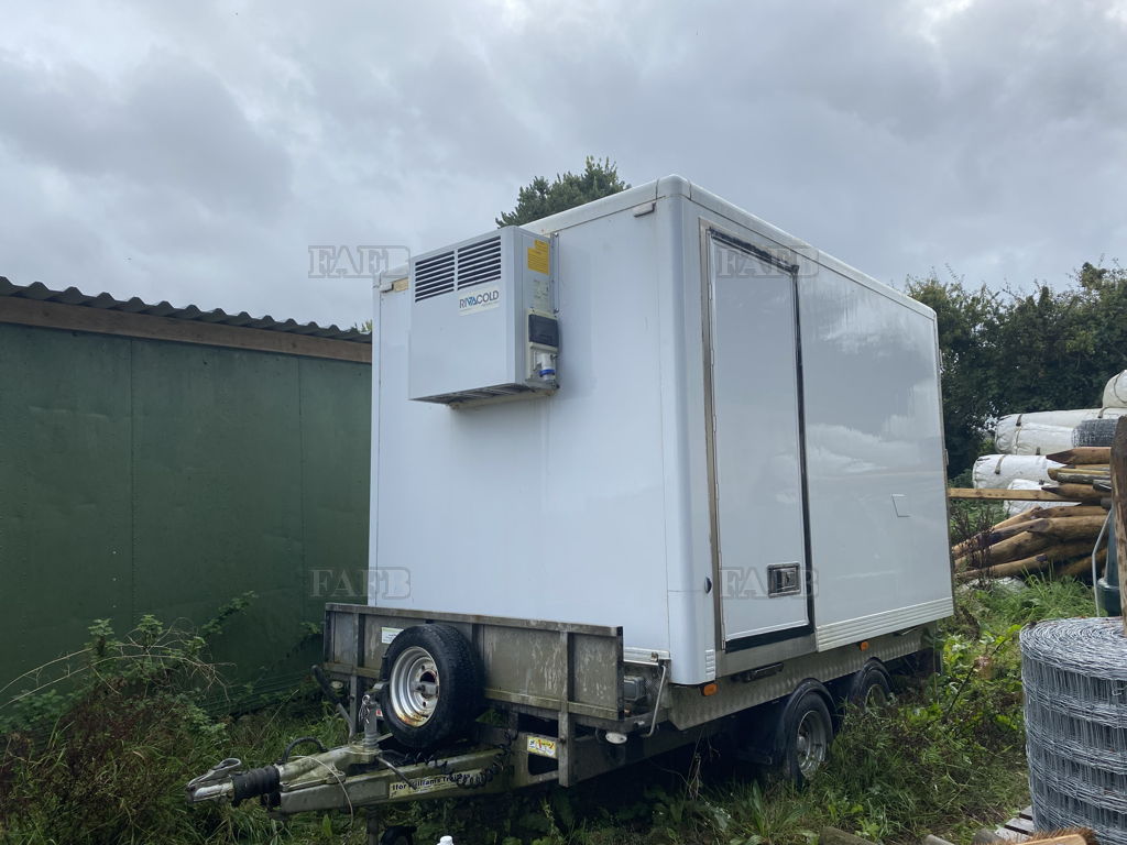 Fridge freezer trailer