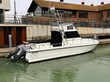 Magnum 32 Catamaran