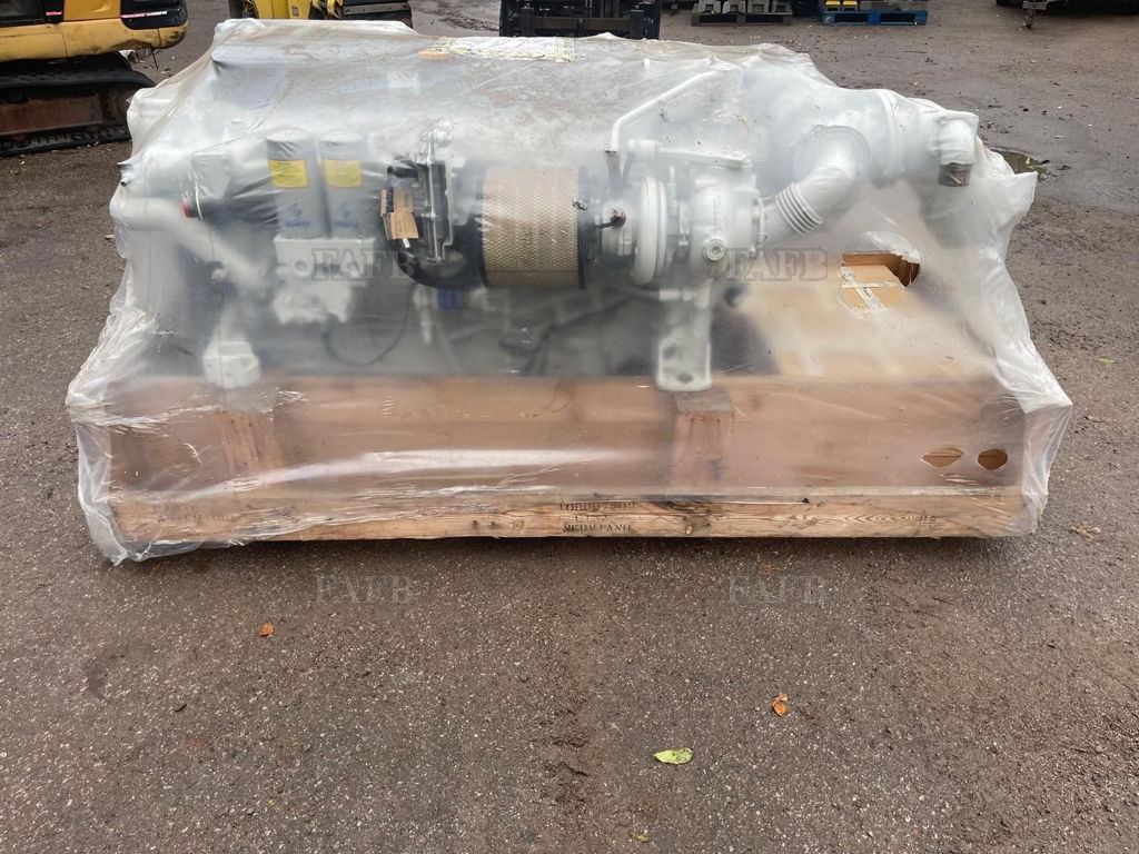 PAIR OF BRAND NEW UNUSED IVECO FPT C13-825 ENGINES