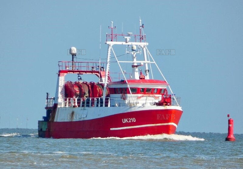 Steel trawler twinrigger