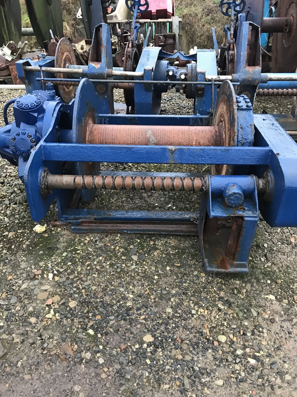 Split winches plus net drums