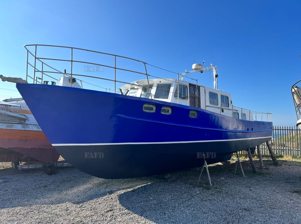 Bruce Roberts Trawler Yacht 42