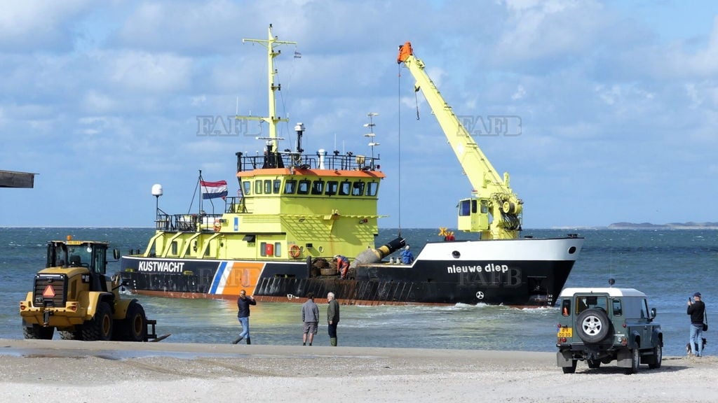 very low draft diving, buoy laying, offshore support workboat