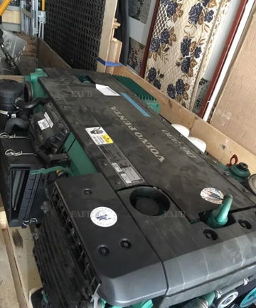 For sale Volvo Penta D6-330HP 2x 300hours only